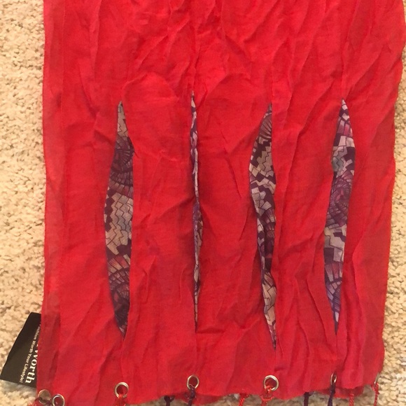 2 Scarves - Picture 3 of 5